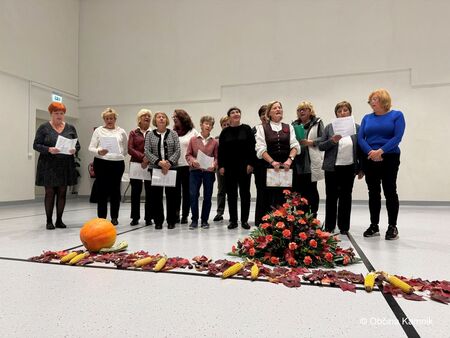 Z ljudsko pesmijo v jesenske dni (8)